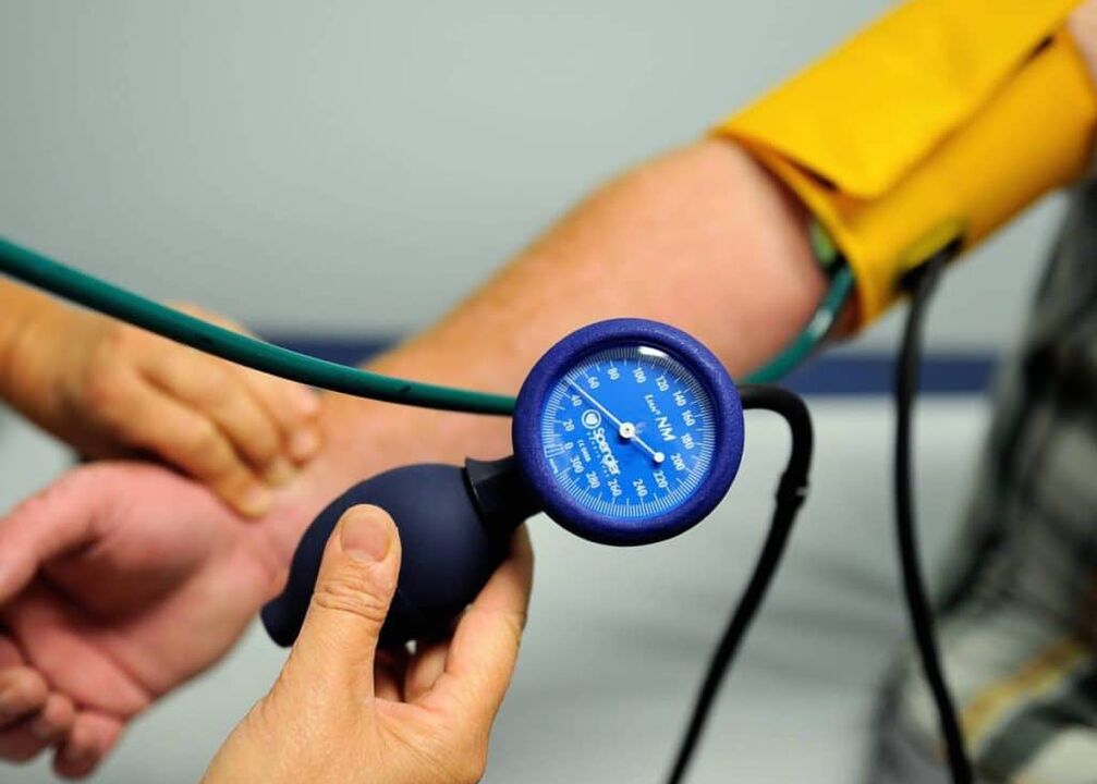 Als u hoge bloeddruk heeft, moet u uw bloeddruk correct en regelmatig meten. 